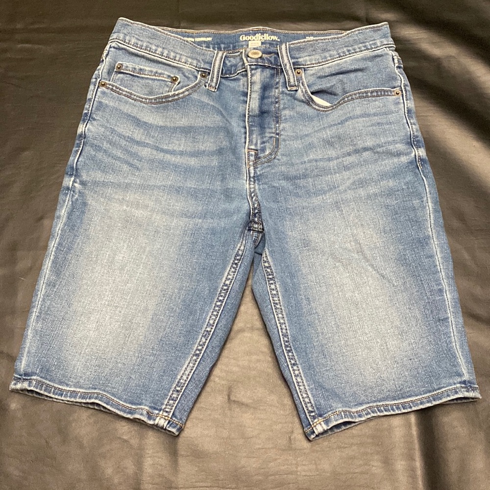Good Fellow: slim fit Jean shorts size 30